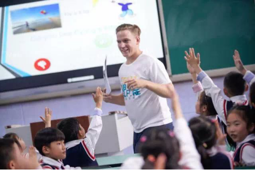 雅居樂(lè)樂(lè)活公益行，為孩子帶回一個(gè)更大的世界