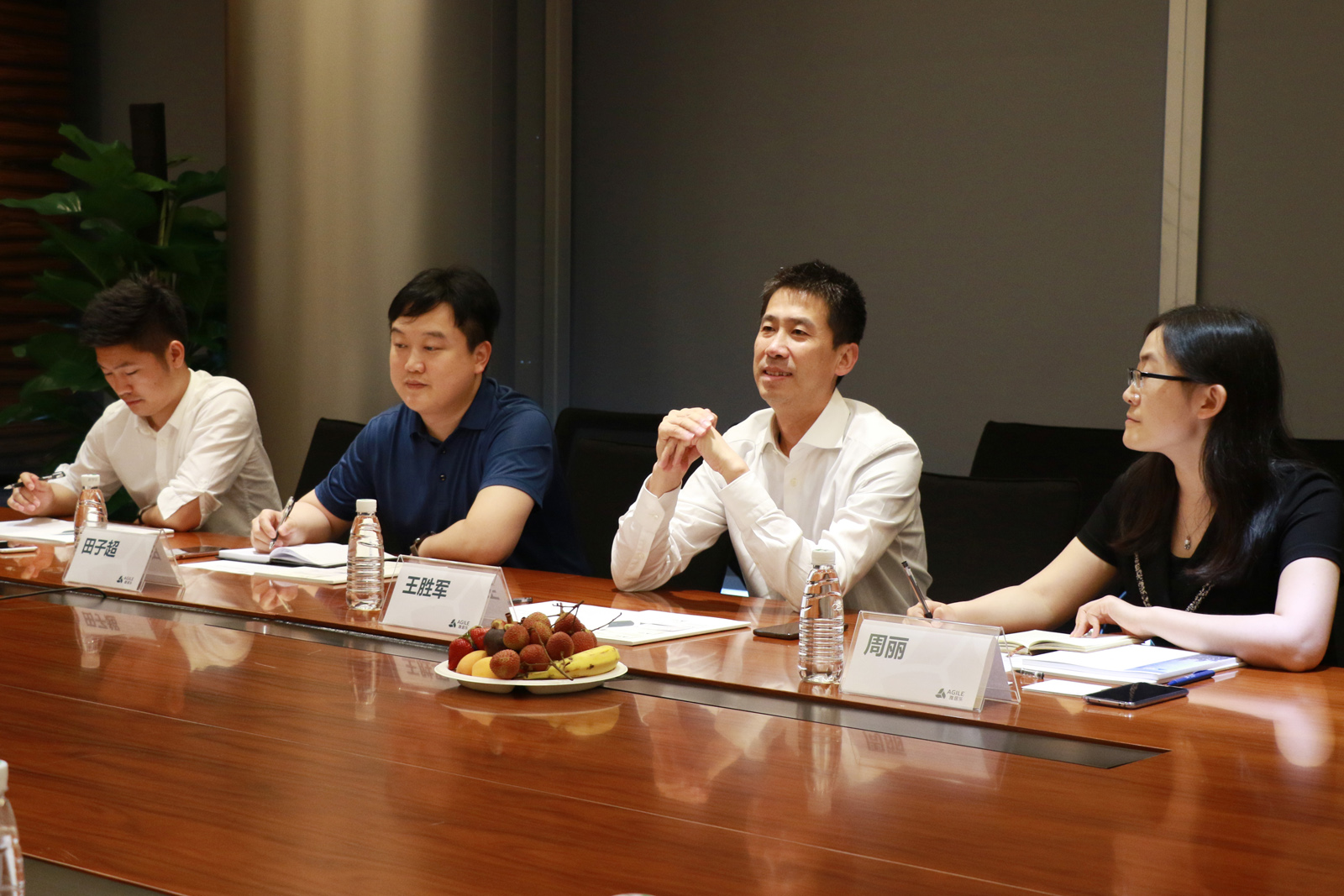 1559098274632759.jpg 中國建設(shè)報(bào)社一行在研討會(huì)上傳遞精神.jpg